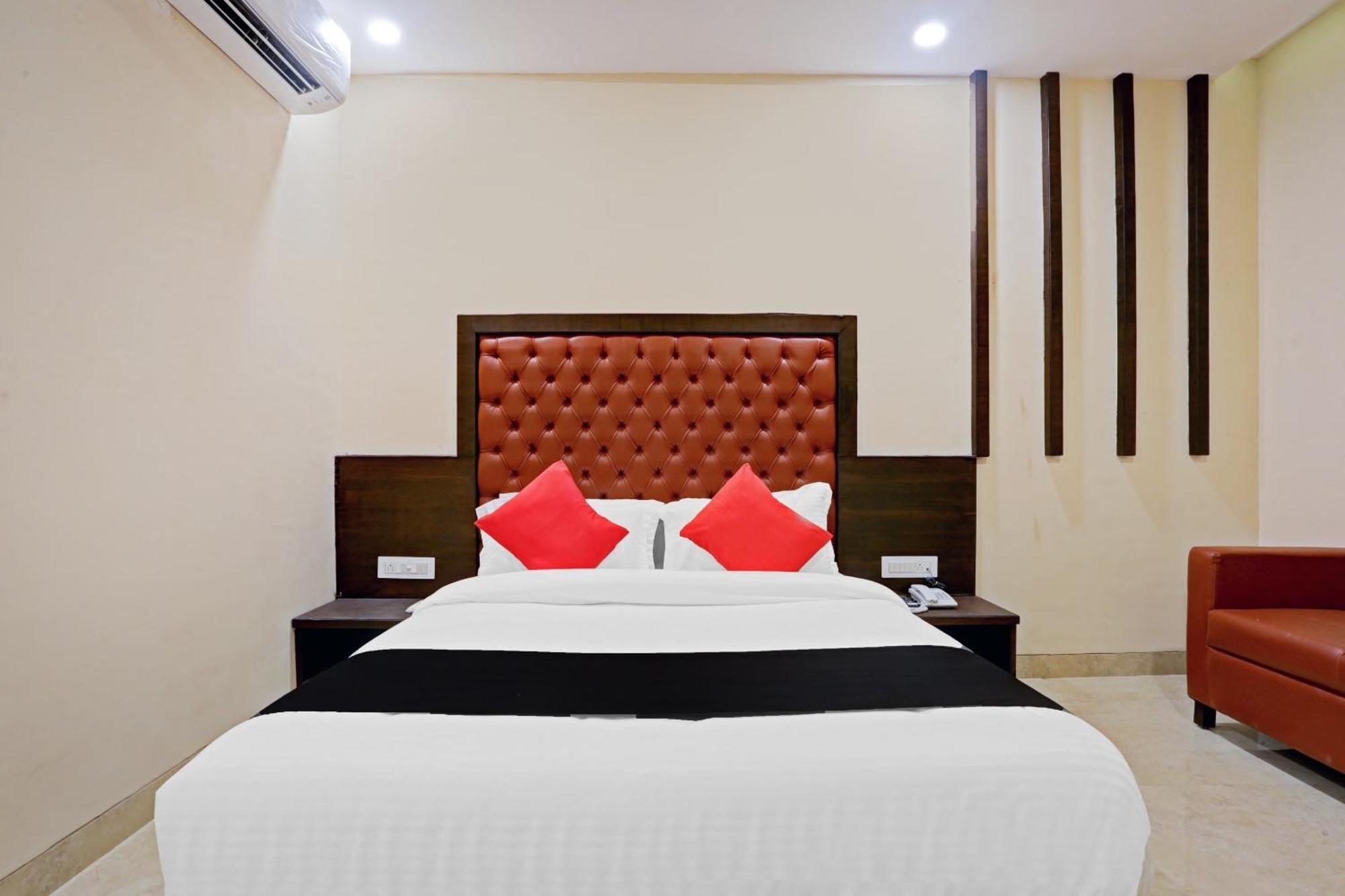 Capital O 80951 Hotel Vertigo Suite Mumbai Exterior photo