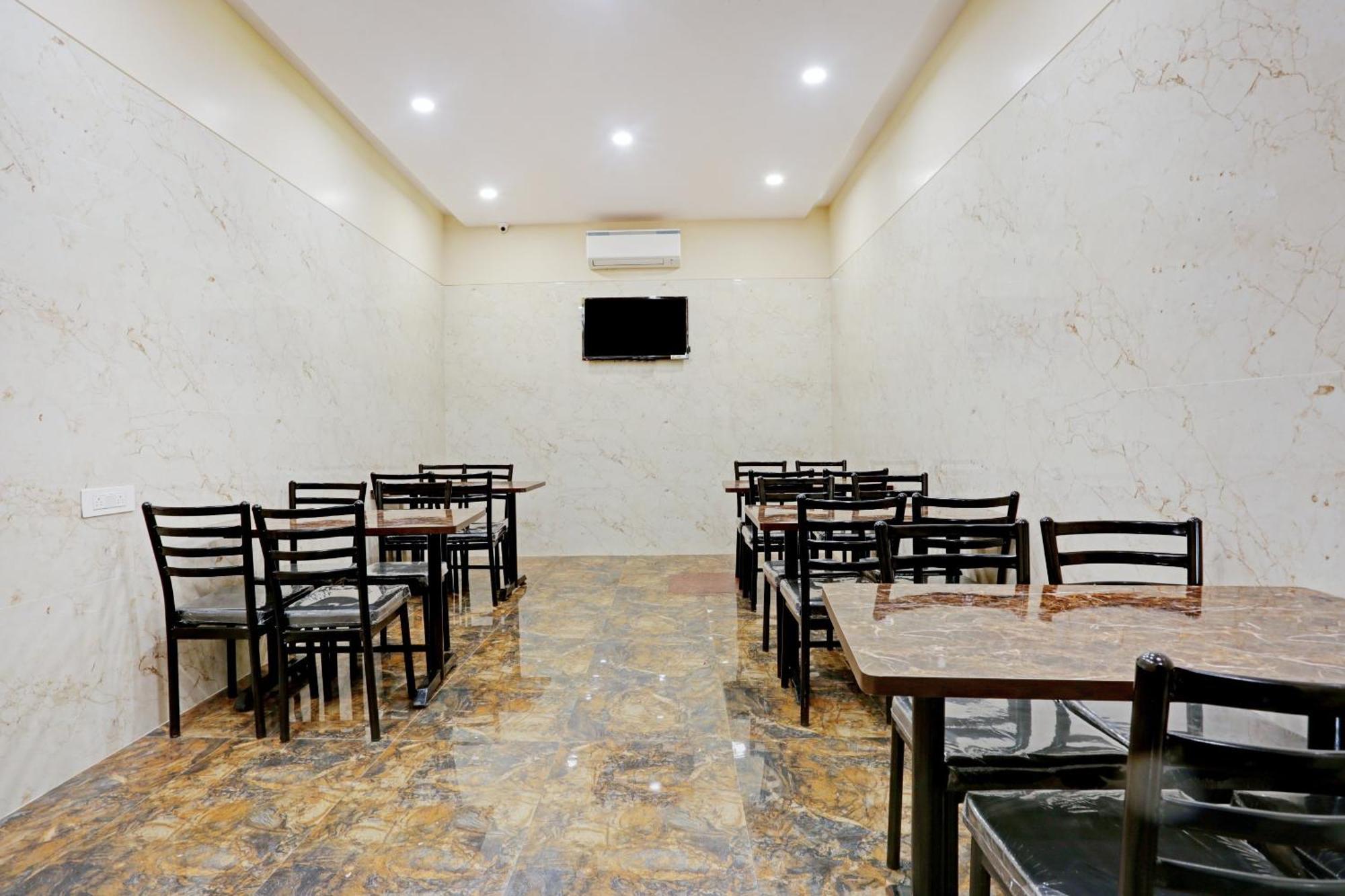 Capital O 80951 Hotel Vertigo Suite Mumbai Exterior photo